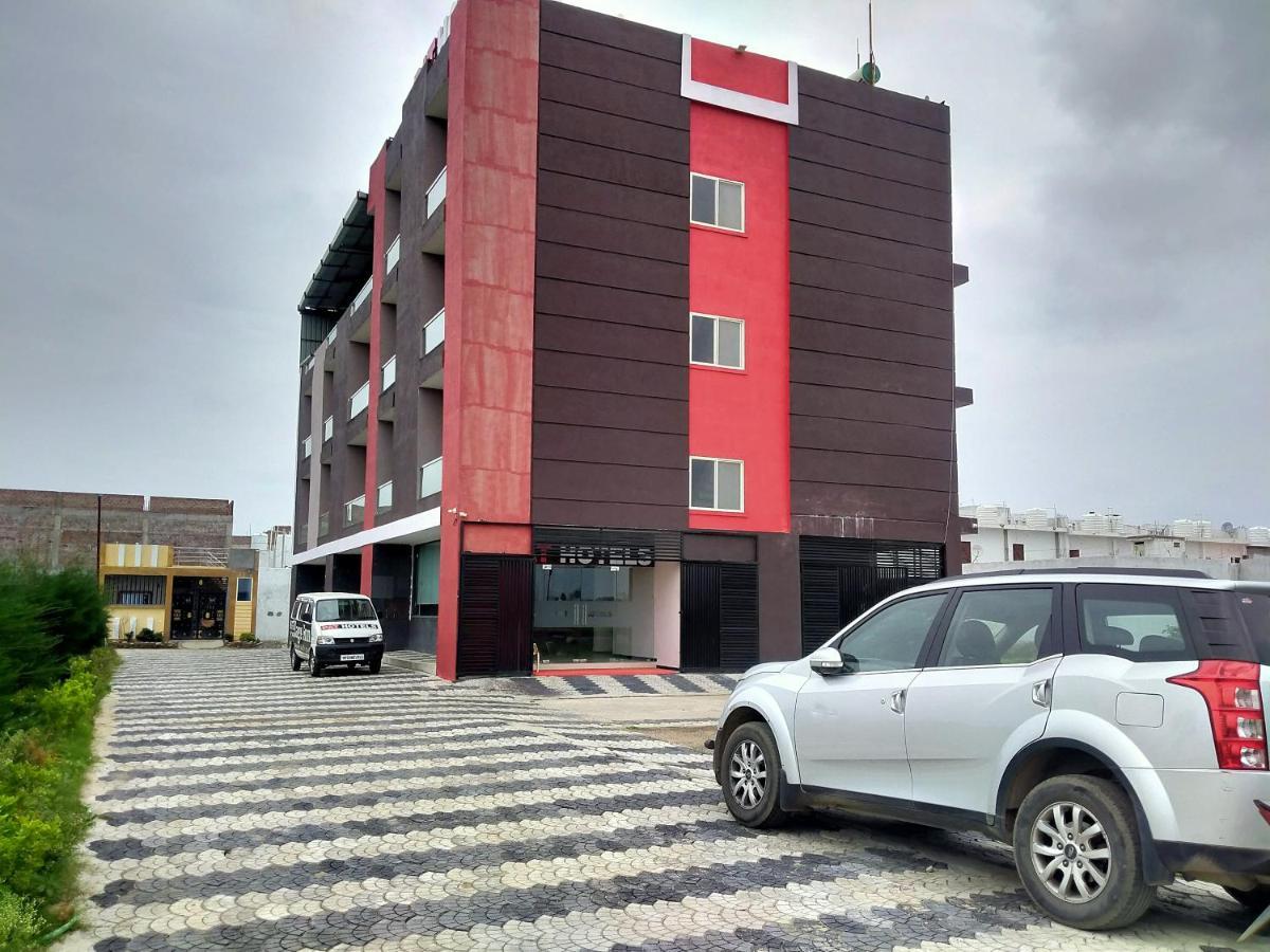 Pat Hotels Indore Esterno foto