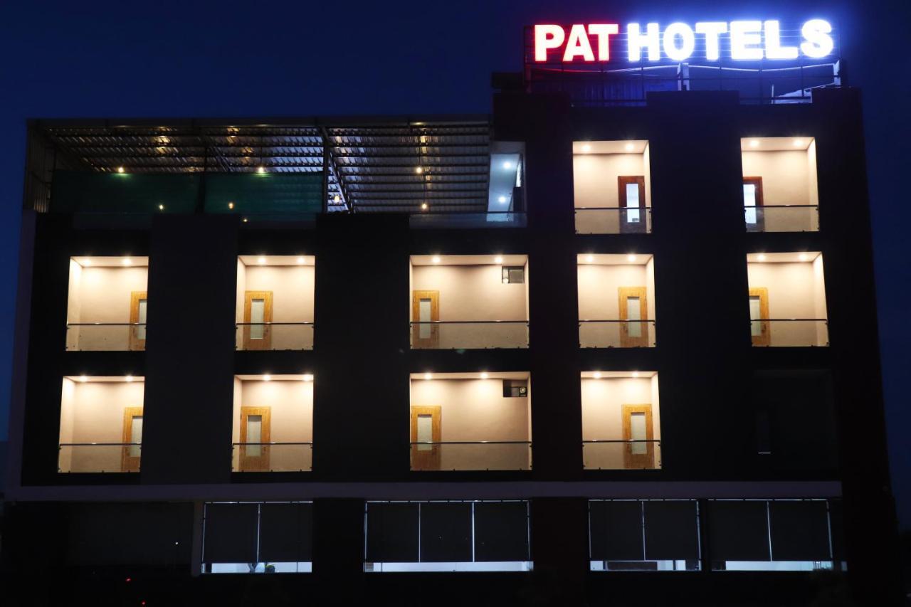 Pat Hotels Indore Esterno foto