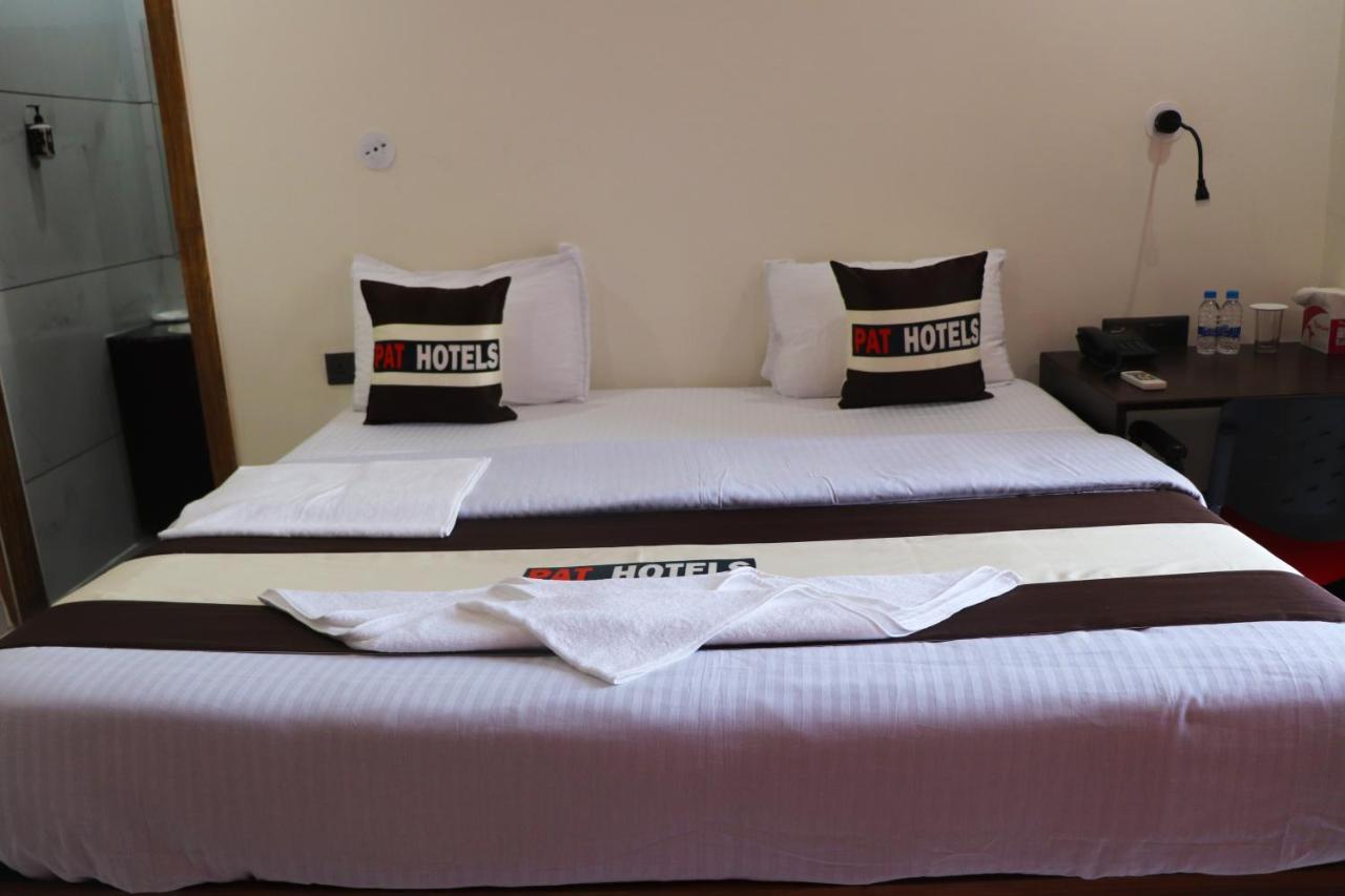 Pat Hotels Indore Esterno foto
