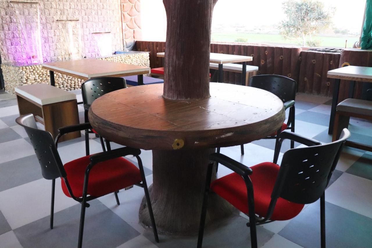 Pat Hotels Indore Esterno foto