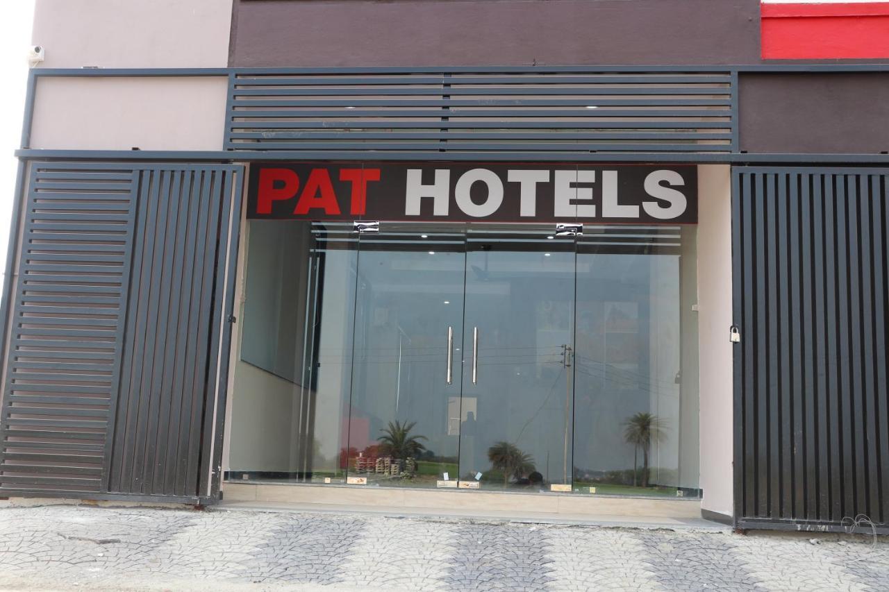 Pat Hotels Indore Esterno foto