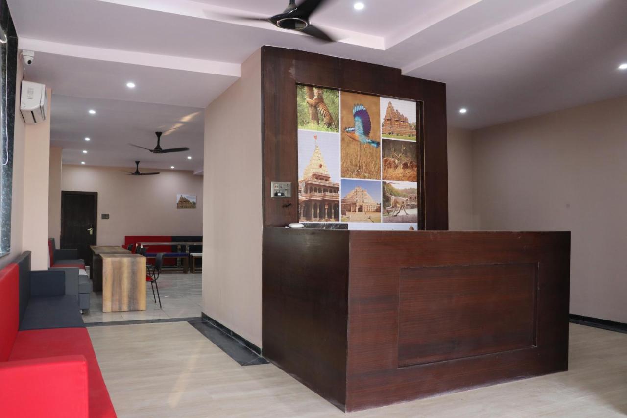 Pat Hotels Indore Esterno foto