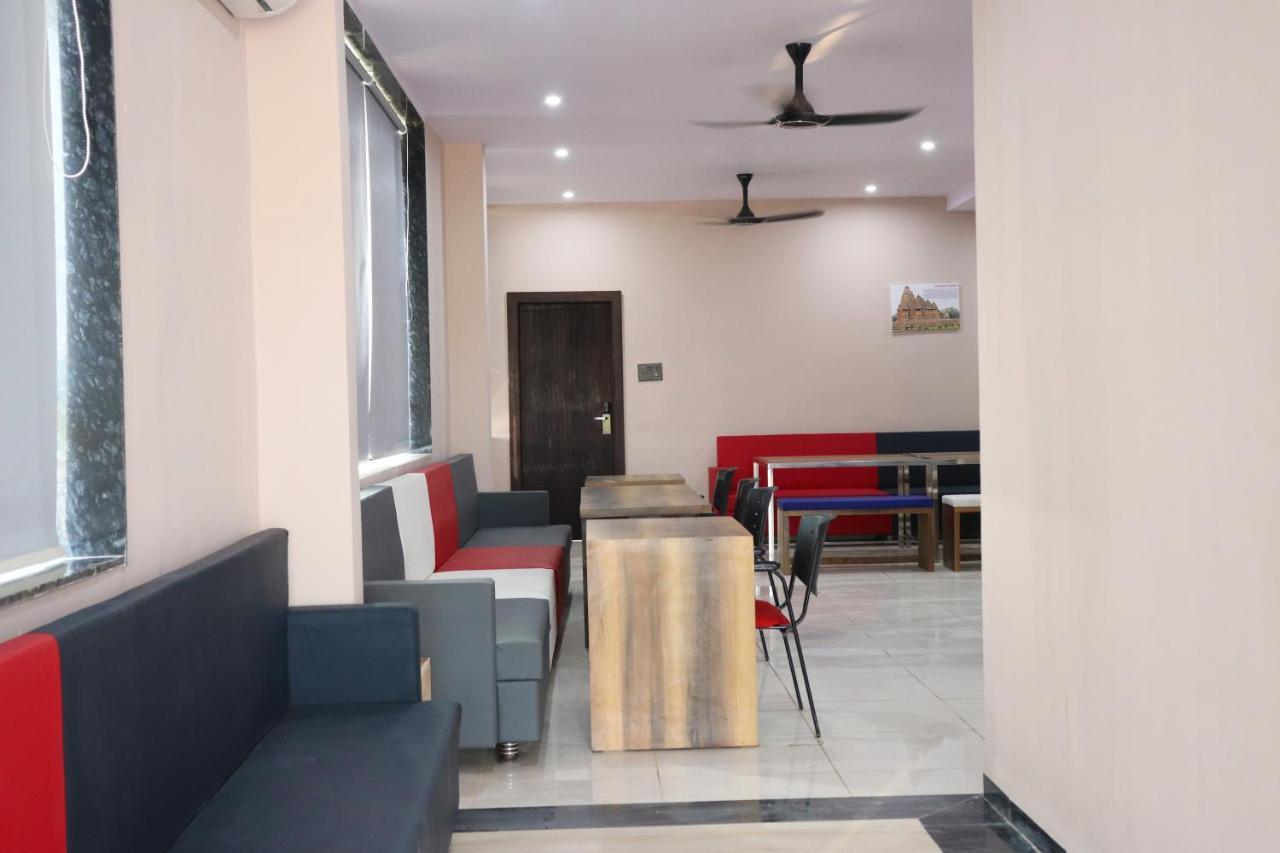 Pat Hotels Indore Esterno foto