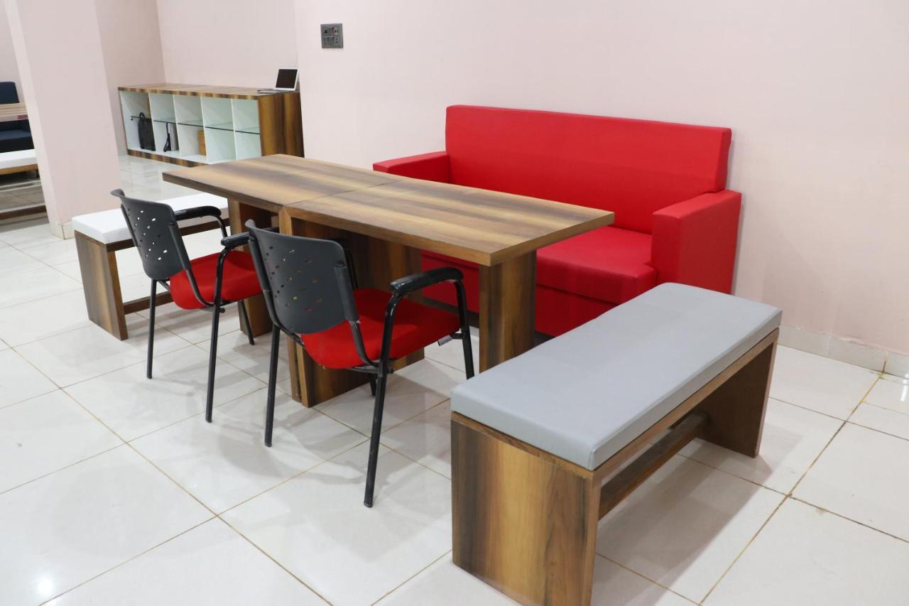 Pat Hotels Indore Esterno foto
