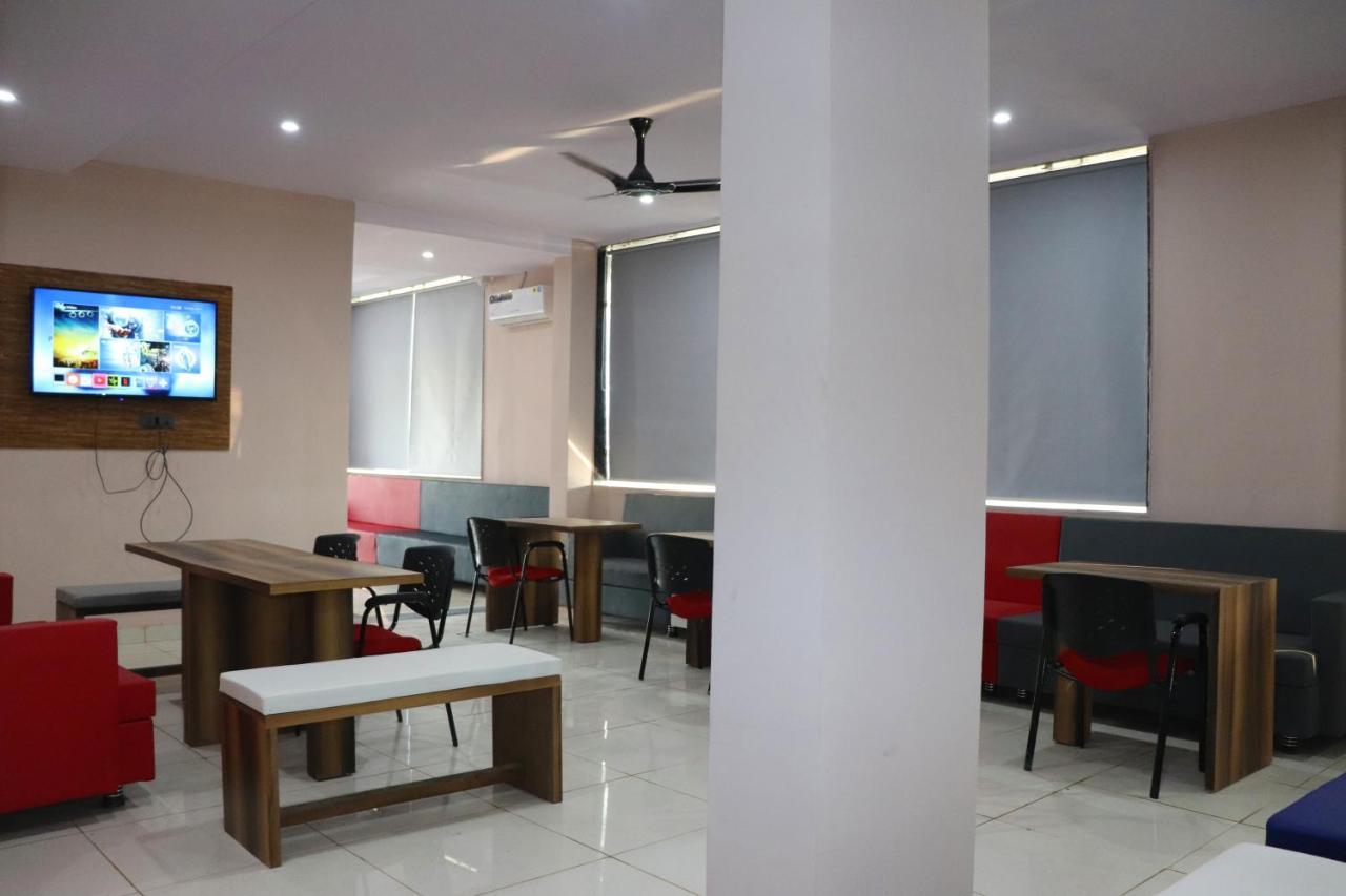 Pat Hotels Indore Esterno foto