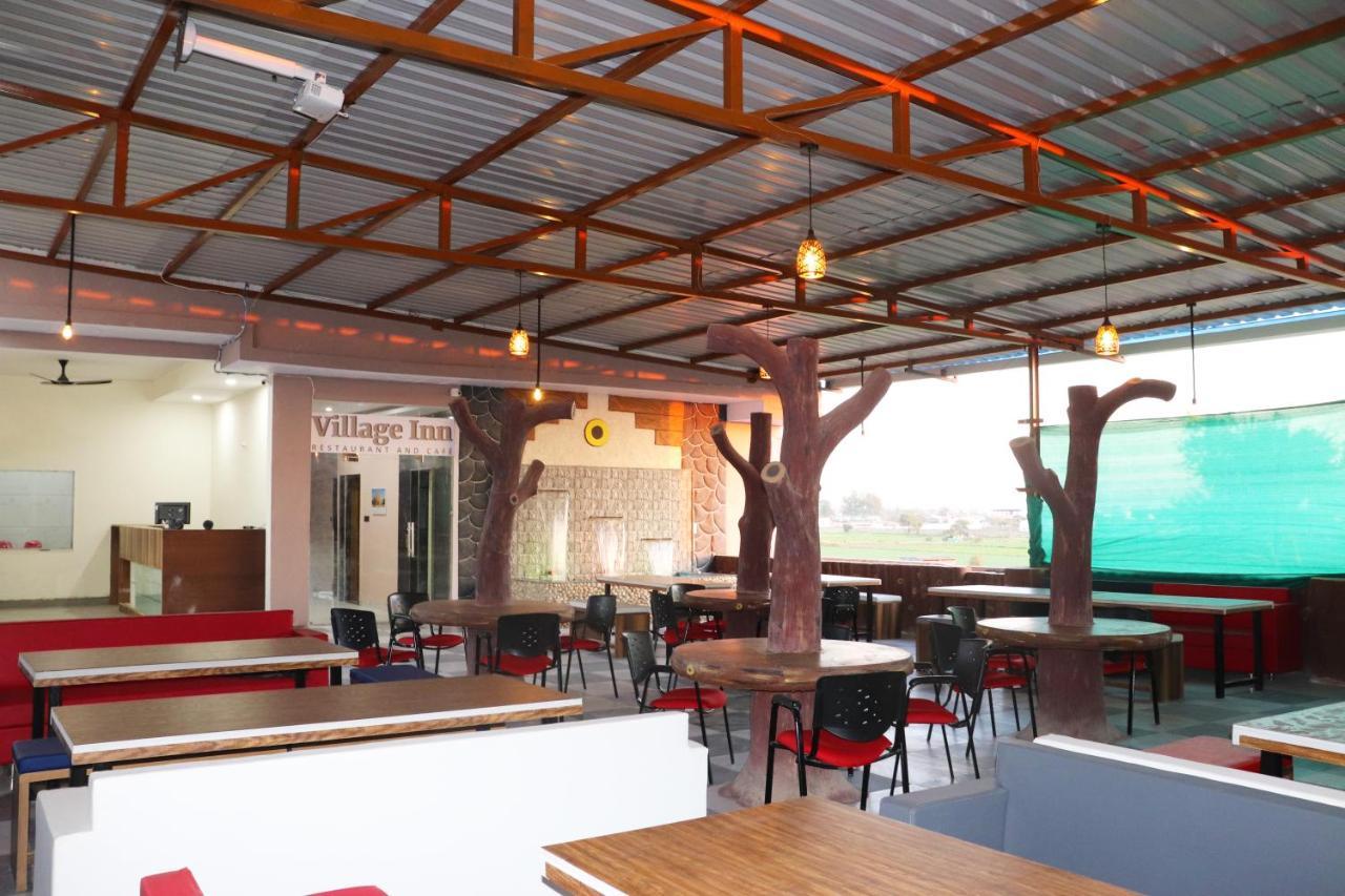 Pat Hotels Indore Esterno foto